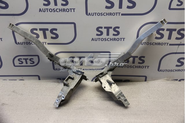 Кронштейн передней панели правый A2536210600 MERCEDES