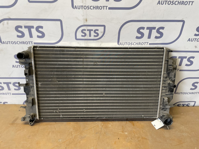 MERCEDES A9065000002 Радиатор охлаждения двигателя в наличии Житомир