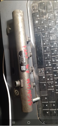 Рампа форсунок системы впрыска топлива 0445214057 BOSCH