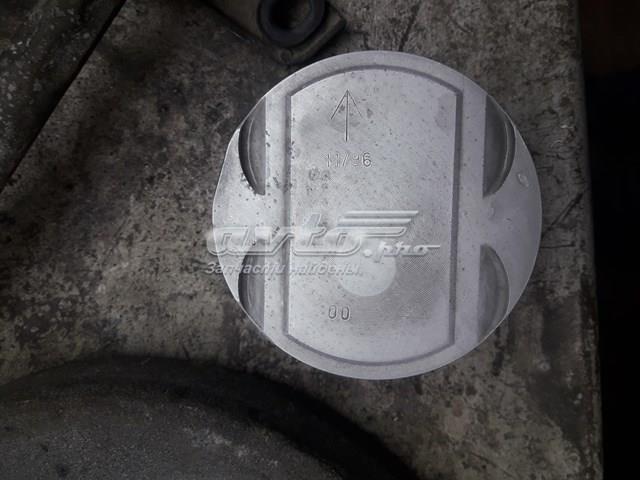 Поршень в комплекте на 1 цилиндр, STD Opel Omega B