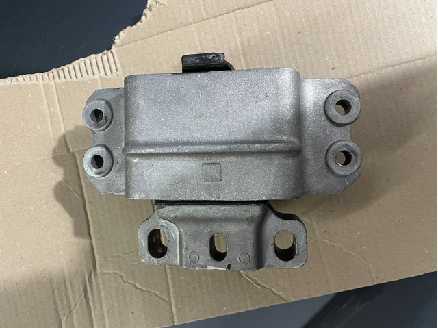 UC-EL 61212 Левая подушка двигателя в наличии Каменское