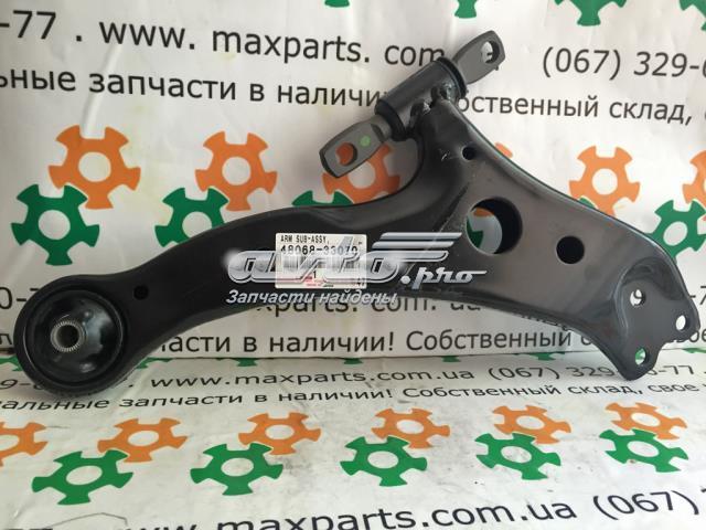 Передний нижний рычаг 4806833070 TOYOTA