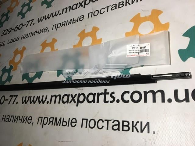Молдинг опускного стекла нижний, двери передней, левой 7571260080 TOYOTA
