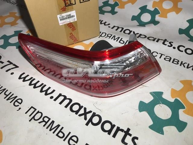 Задний фонарь Toyota Camry