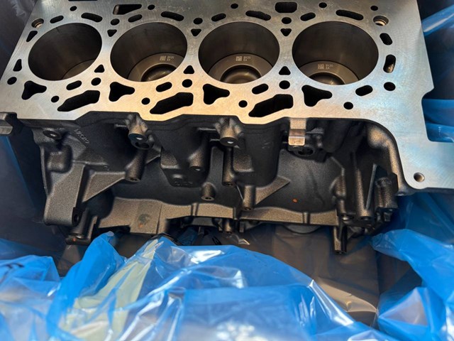 1786610 FORD Блок цилиндров двигателя купить в Харьков