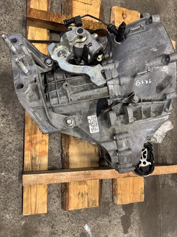 GK2R7002AGB FORD КПП купить в Николаев