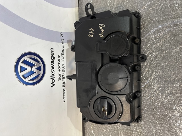 Крышка клапанная 03G103469M VAG