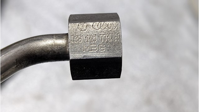VAG 03G145771H Трубка (шланг) подачи масла к турбине в наличии Павлоград