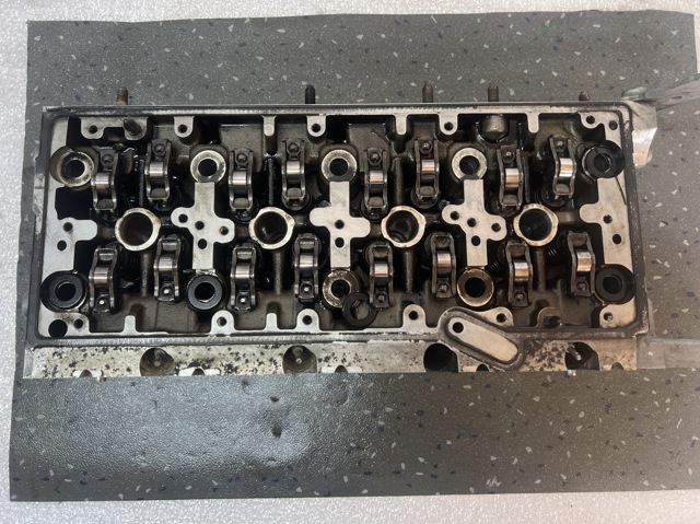 Головка блока в сборе c распредвалами 04L103064J VAG