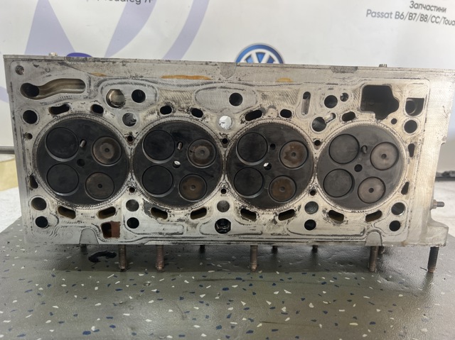 VAG 04L103064J Головка блока цилиндров (ГБЦ) в наличии Винница