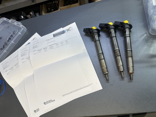 Форсунка впрыска топлива 059130277CD VAG