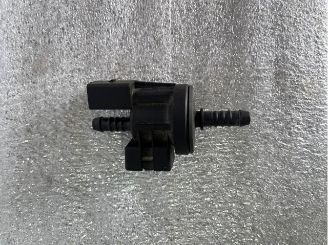 Клапан паров бака 06E906517A VAG