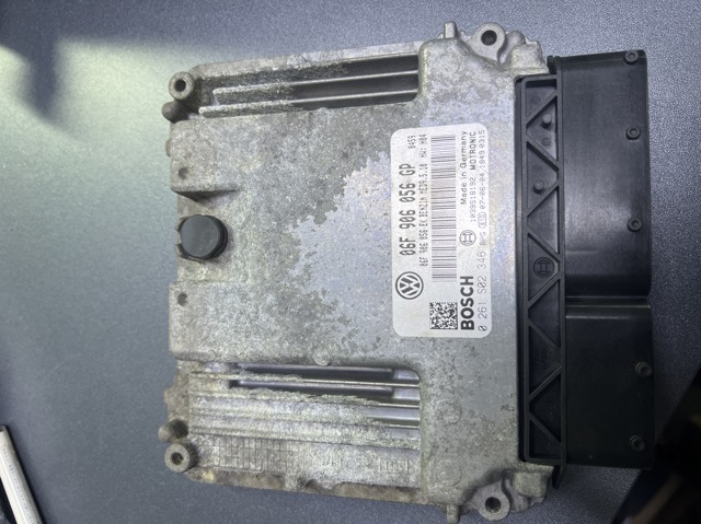 Компьютер двигателя 06F906056GP VAG
