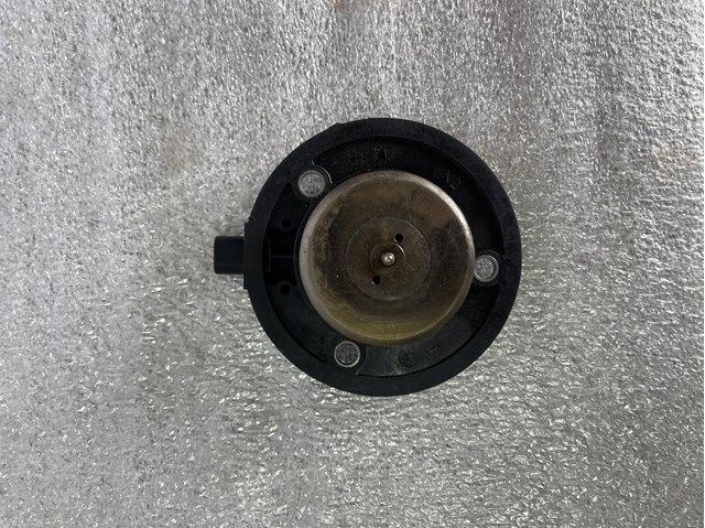 Клапан положения фаз распредвала Volkswagen Passat B6