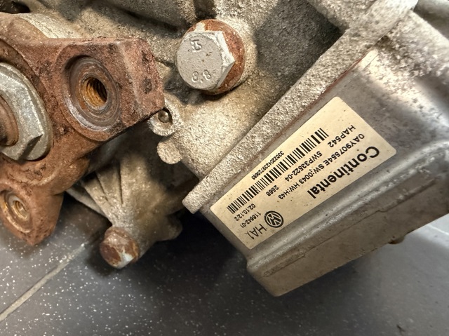 VAG 0AY525010D Редуктор задний в наличии Николаев