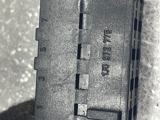 VAG 1J0972775 в наличии Житомир