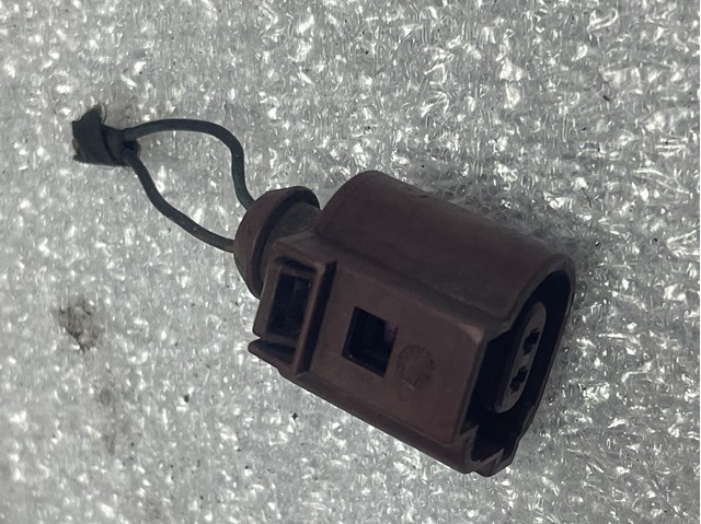 VAG 1J0973702A Разъем (фишка) регулятор фаз газораспределения в наличии Ужгород