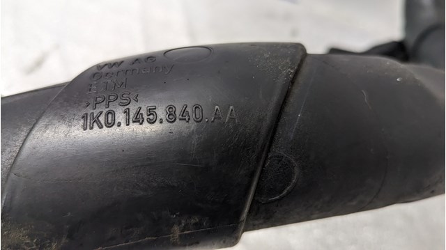 VAG 1K0145840AA Патрубок интеркулера в наличии Николаев