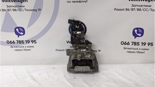 Гидроопора двигателя правая Шкода Октавия II A5