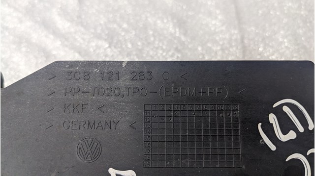 VAG 3C8121283C Воздуховод (дефлектор) радиатора левый в наличии Кривой Рог