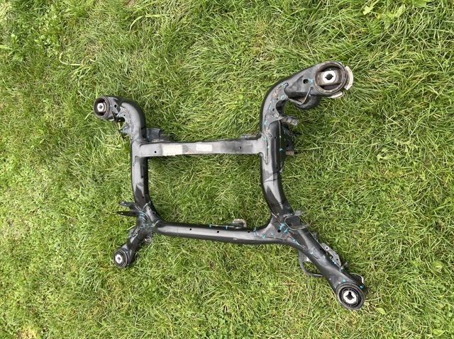 Балка задняя 4M0500025 VAG