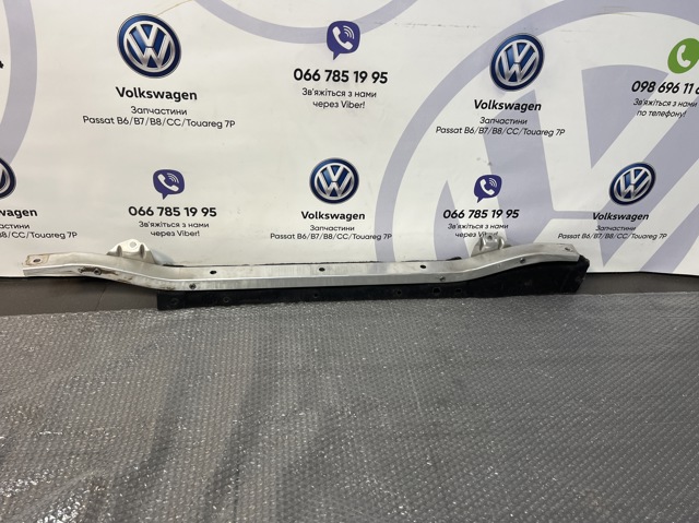 Кузовные распорки 4M0805645B VAG