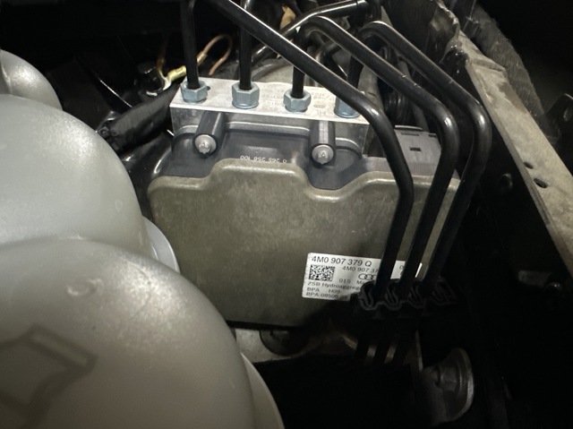 Блок управления АБС  4M0907379Q VAG