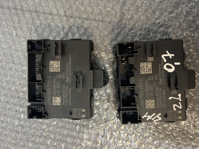 Блок комфорта задней двери 4M0959795E VAG