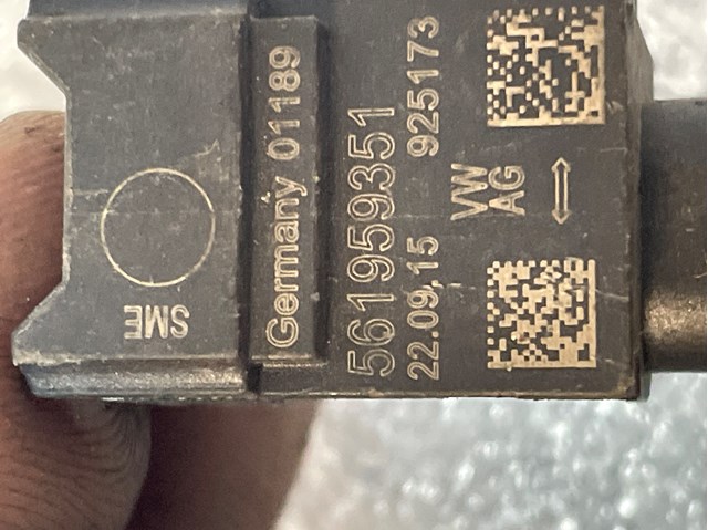 VAG 561959351 Датчик удара в наличии Житомир