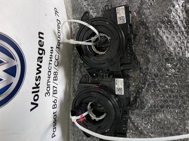 Кольцо AIRBAG контактное, шлейф руля 5K0953569AS VAG