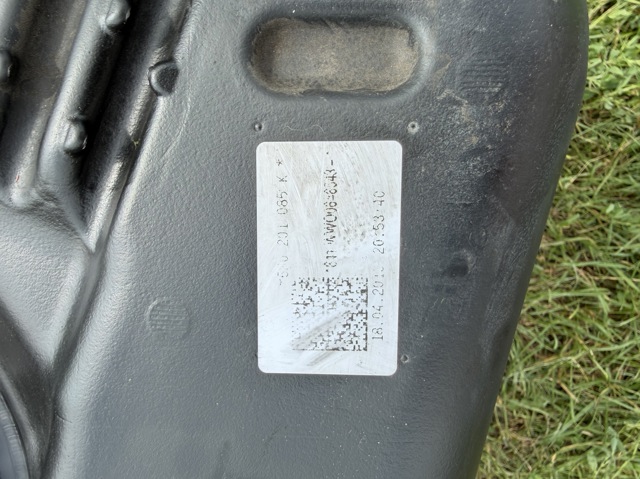 5N0201085K Бензобак купить Николаев