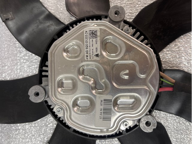 5Q0121203CN Диффузор вентилятора в сборе с мотором и крыльчаткой купить Ужгород