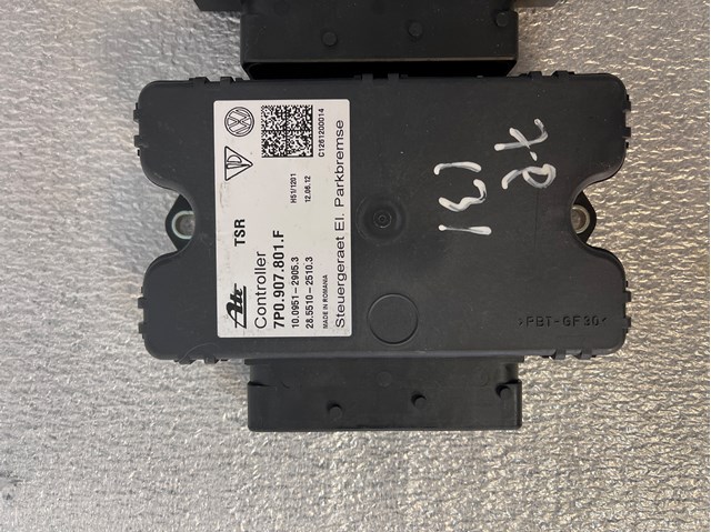 Блок управления электромеханического стояночного тормоза 7P0907801F VAG