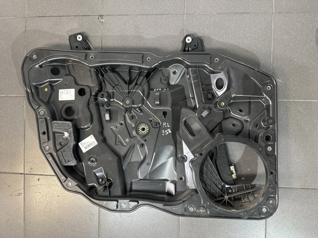 Стеклоподъемник передней двери 7P5837755D PORSCHE
