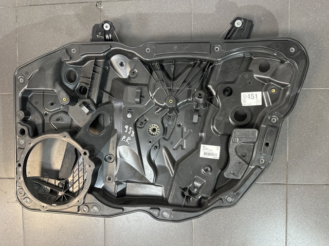 Стеклоподъемник передней правой двери 7P5837756D PORSCHE