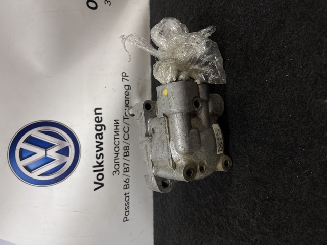 Насос ГУР 7P6422153F VAG