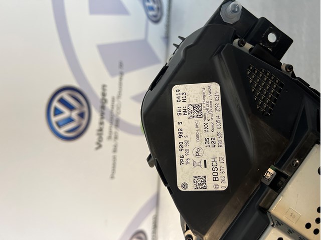 VAG 7P6920982S Панель приборов в наличии Чернигов