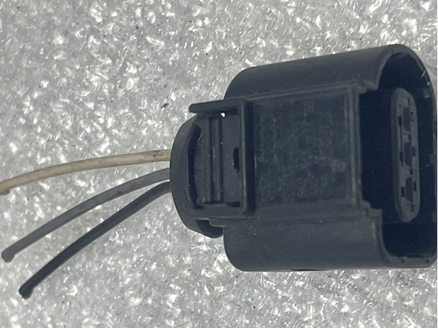 Разъем (фишка) универсальный 8K0973703 VAG