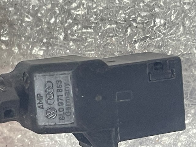 8L0971883 VAG купить в Днепр