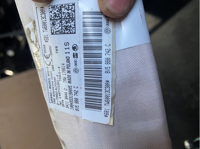 8V5880742C VAG Подушка безопасности (AIRBAG) шторка боковая правая купить в Одесса