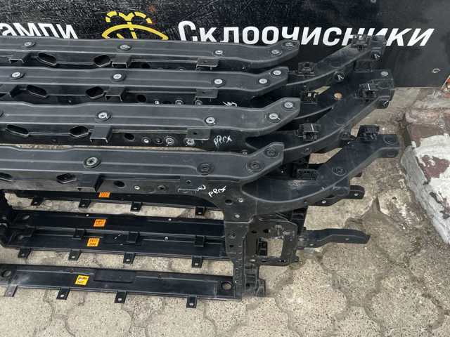 HYUNDAI 64101DD000 Рамка радиатора в наличии Полтава