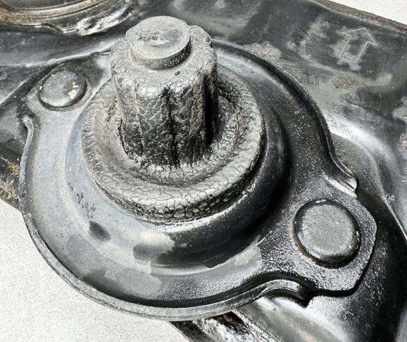 TOYOTA 1238031040 Подушка (опора) двигателя задняя в наличии Ирпень