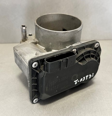 Дроссельная заслонка 2203031020 TOYOTA