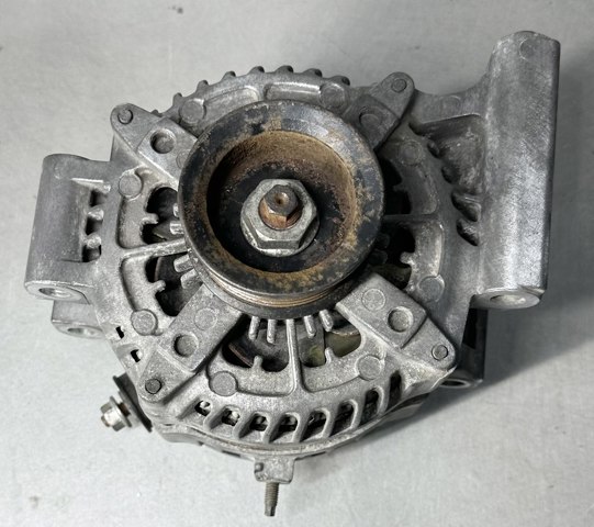 TOYOTA 2706038041 Генератор в наличии Винница