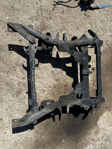 Крабобалка передней подвески 31116779357 BMW