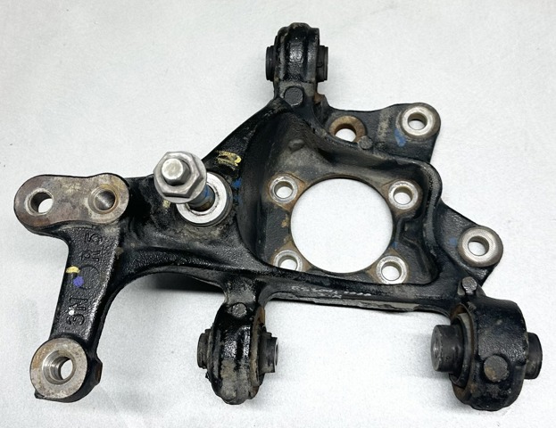 4230406270 TOYOTA Цапфа (поворотный кулак) задний правый купить в Кривой Рог