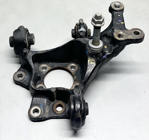 TOYOTA 4230406270 Цапфа (поворотный кулак) задний правый в наличии Каменское