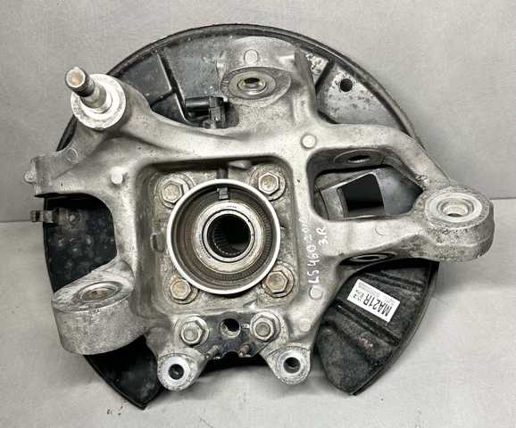 Кулак поворотный правый 4230450100 TOYOTA