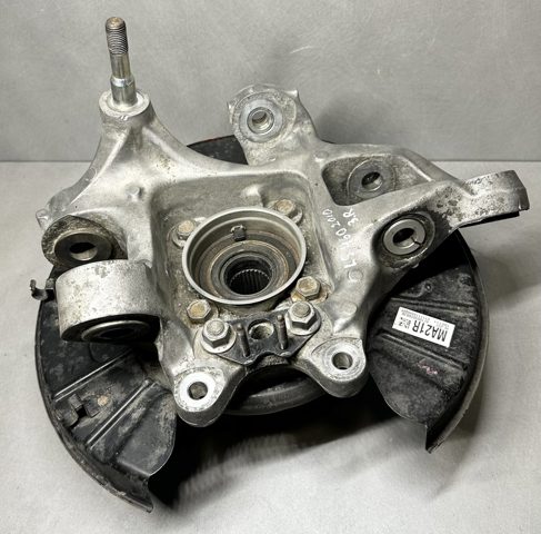 TOYOTA 4230450100 Цапфа (поворотный кулак) задний правый в наличии Винница