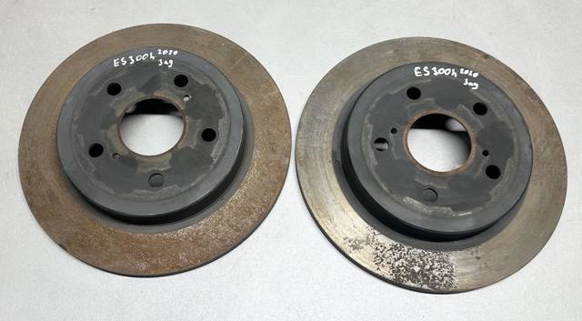 Диск тормозной задний 4243106180 TOYOTA